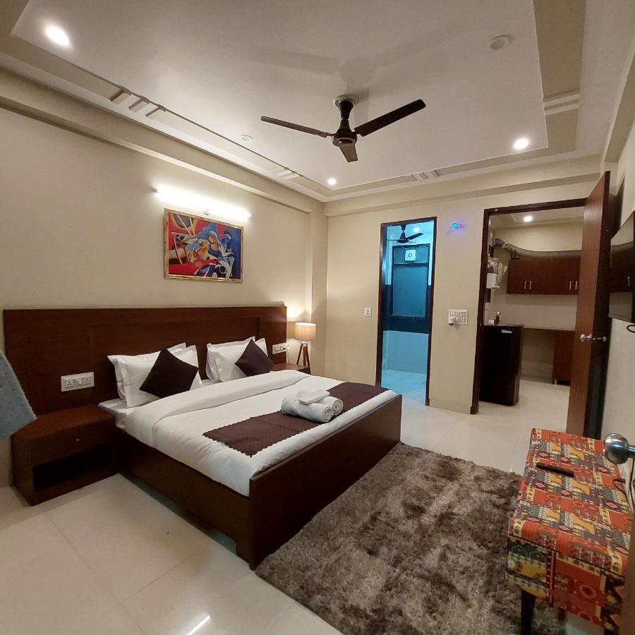 The Lodgers 2 Bhk Serviced Apartment Infront Of Artemis Hospital グルガウン エクステリア 写真