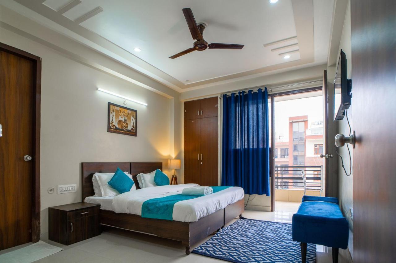 The Lodgers 2 Bhk Serviced Apartment Infront Of Artemis Hospital グルガウン エクステリア 写真