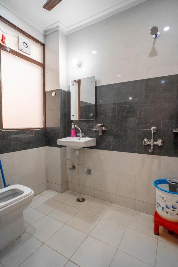 The Lodgers 2 Bhk Serviced Apartment Infront Of Artemis Hospital グルガウン エクステリア 写真