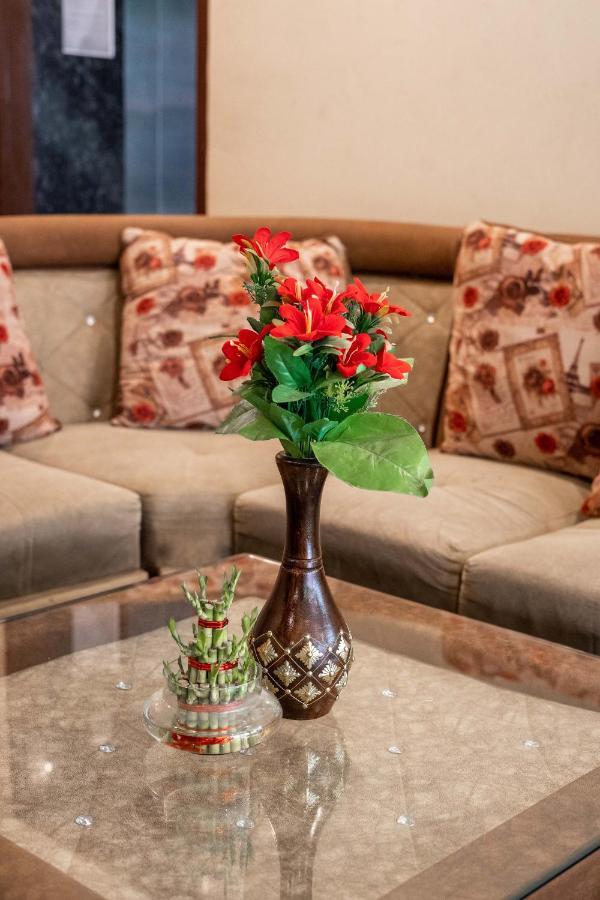 The Lodgers 2 Bhk Serviced Apartment Infront Of Artemis Hospital グルガウン エクステリア 写真