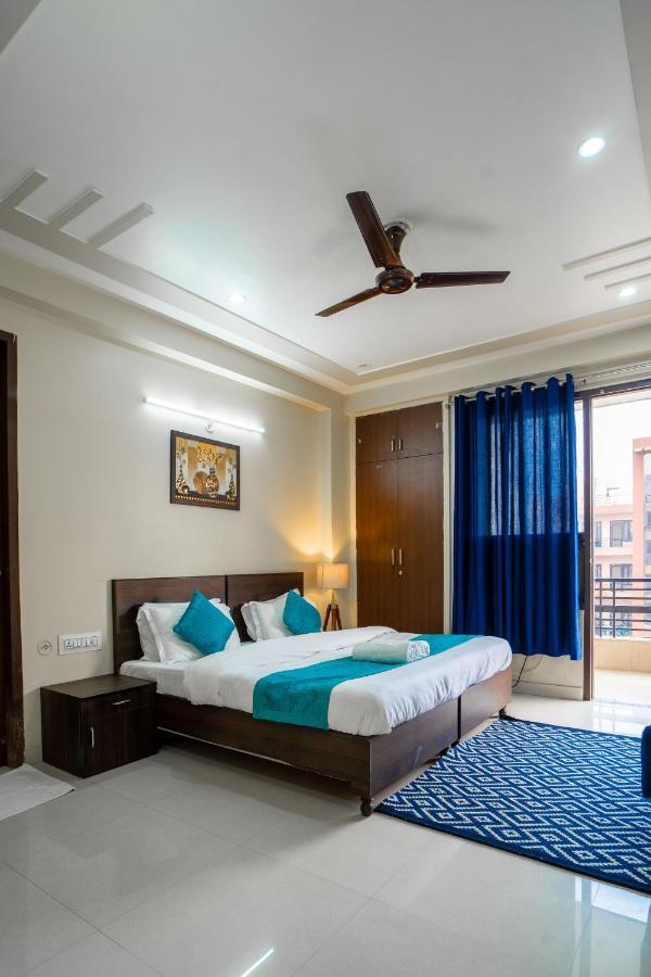 The Lodgers 2 Bhk Serviced Apartment Infront Of Artemis Hospital グルガウン エクステリア 写真