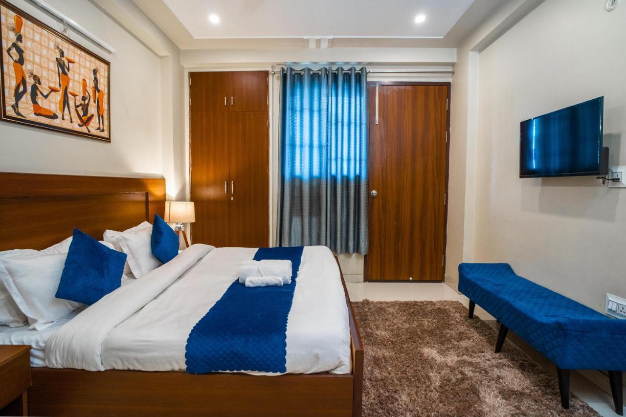 The Lodgers 2 Bhk Serviced Apartment Infront Of Artemis Hospital グルガウン エクステリア 写真