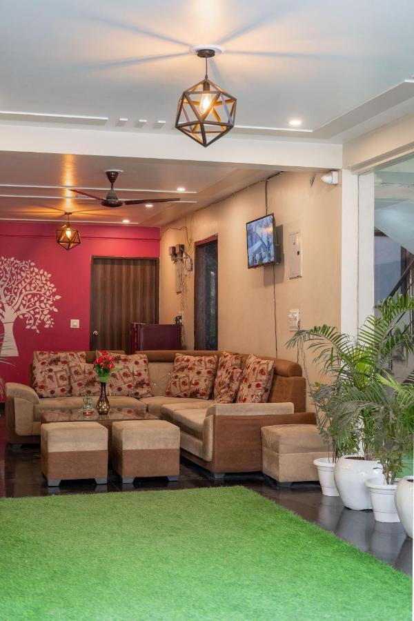 The Lodgers 2 Bhk Serviced Apartment Infront Of Artemis Hospital グルガウン エクステリア 写真